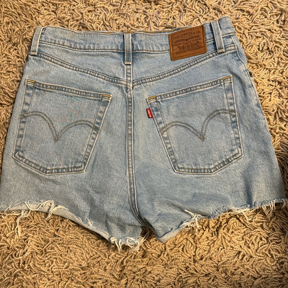 Levi’s ribcage shorts